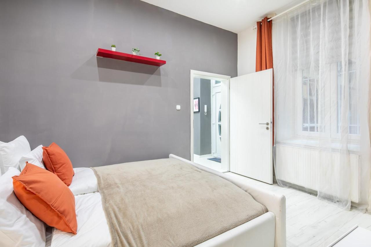 Cozy & Central Apartment With 2-Bedroom Budapest Exterior photo